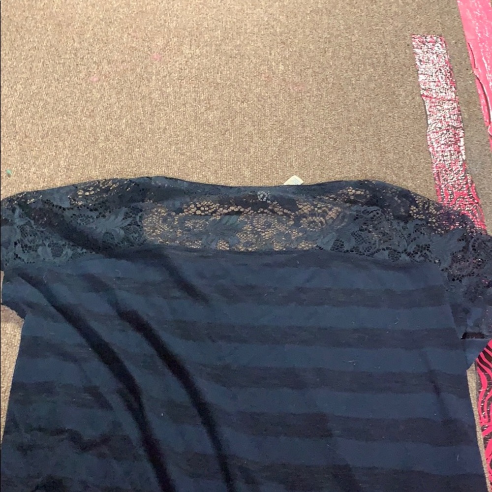 t-shirt - Picture 2 of 2